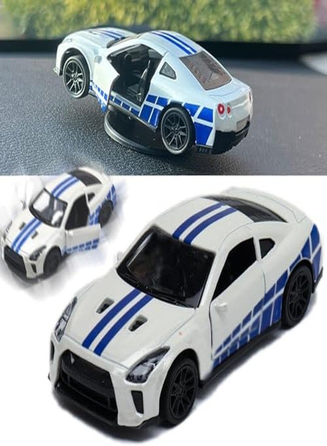 AUTO MT سيارة صغيرة بيضاء من طراز AUTO MT، سيارة دريفت بقاعدة لاصقة، مصنوعة من سبيكة معدنية، مزينة بحرف أولي، نموذج سيارة رياضية صغيرة للزينة - Image 1